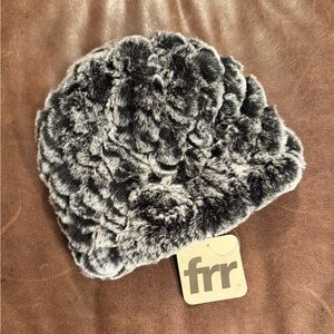 Women's Rex Rabbit Stretch Fur Hat - Black and Gray